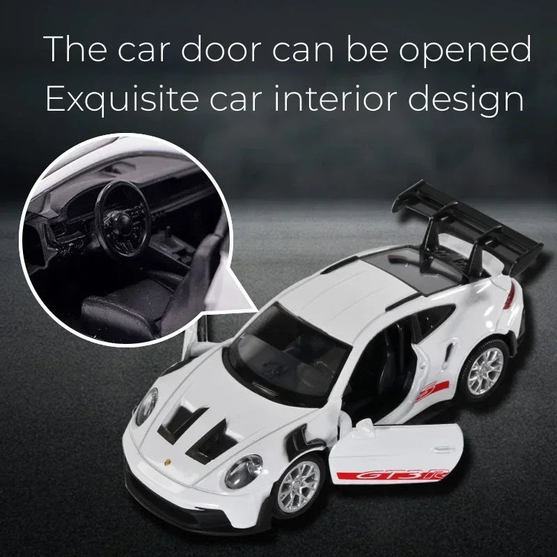 Model samochodu Porsche 911 GT3 RS w skali 1:36 – metalowy model wyścigowy z napędem typu „pull-back”, idealny do kolekcji lub na prezent dla dzieci.