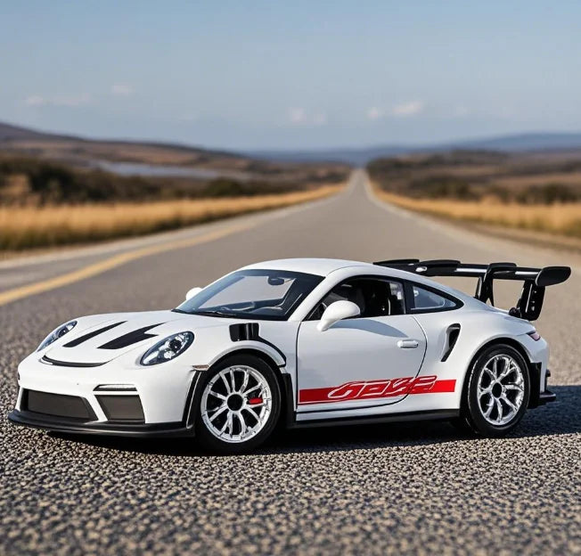 Model samochodu Porsche 911 GT3 RS w skali 1:36 – metalowy model wyścigowy z napędem typu „pull-back”, idealny do kolekcji lub na prezent dla dzieci.